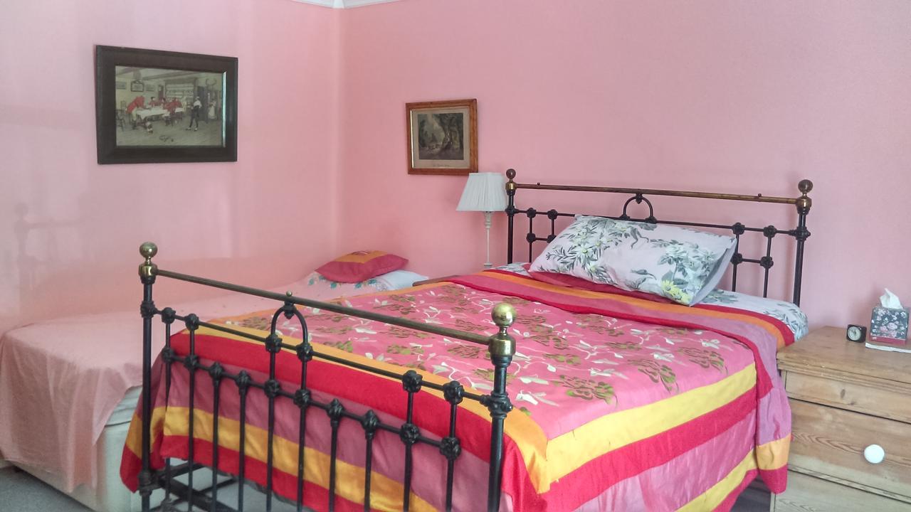 Orchard Pond Bed & Breakfast ダックスフォード エクステリア 写真